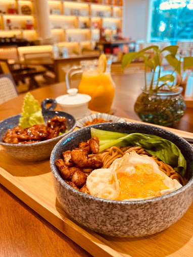 3、Omni Tea House SS23