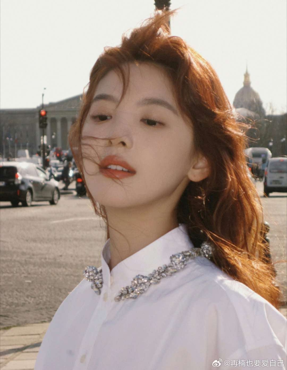 成熟优雅、带点复古氛围感