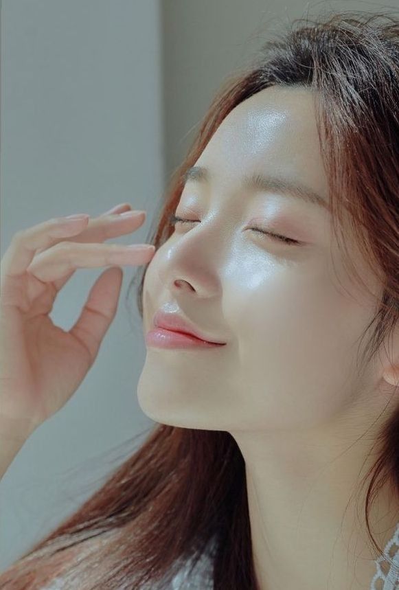 爽肤水正确用法 徒手按压法