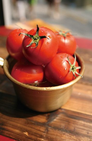 2. 小番茄 (Cherry Tomatoes)