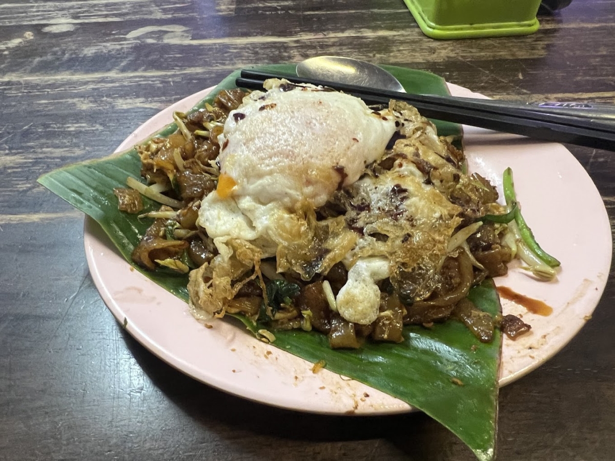 明秦炭烧鸭蛋炒粿条