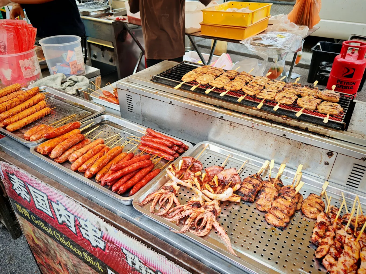 康乐夜市 (Taman Connaught Night Market)