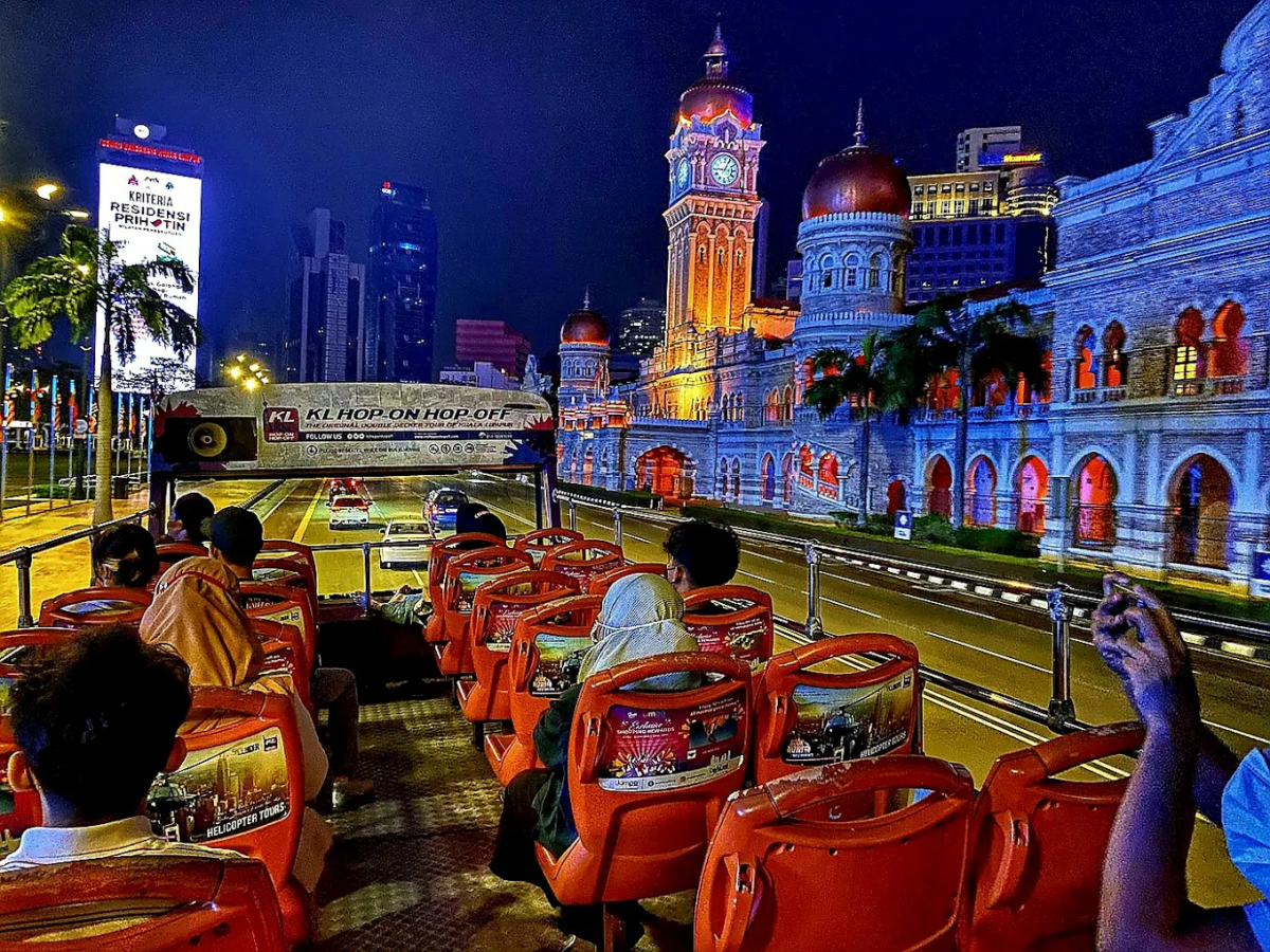 吉隆坡随上随下观光巴士夜游 (KL Hop-On Hop-Off City Tour)