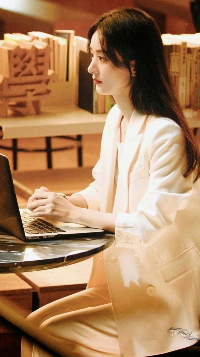 不合群的你，也不必强迫自己去合群，人生最高的境界，就是不合群。