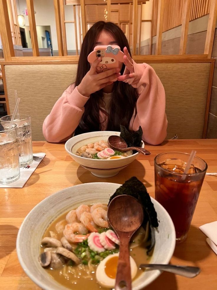 1. 相处时的尴尬沉默取代了昔日无话不谈