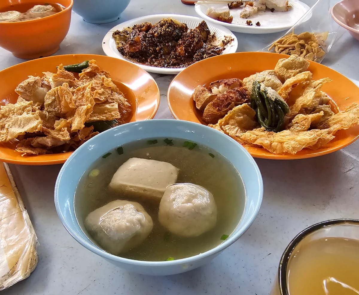 忠记兵如港口大树头酿豆腐 Big Tree Foot Yong Tau Foo