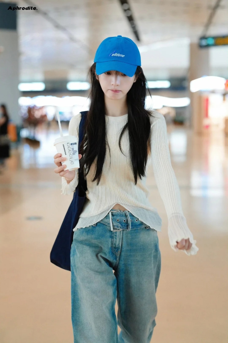 公式三:针织上衣 + 牛仔裤