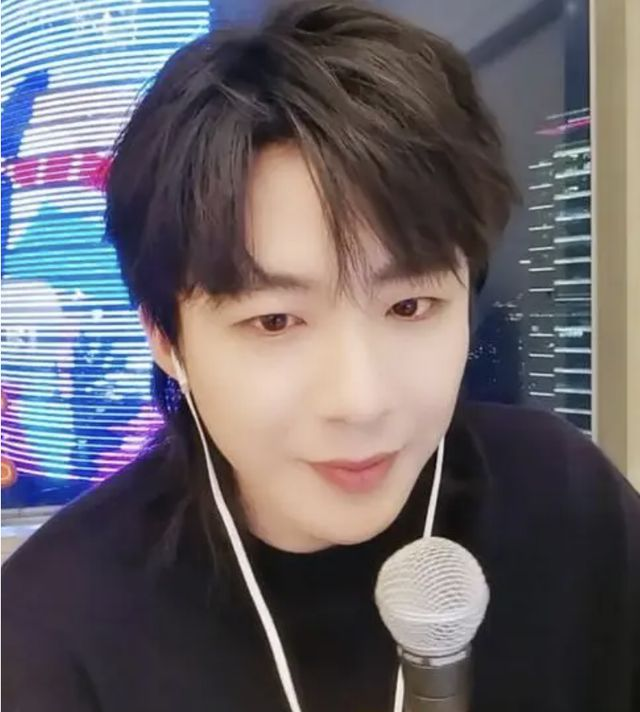 刘宇宁直播翻唱走红