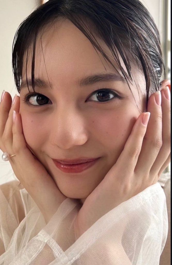 第一步：三分钟暖毛巾唤醒术 (毛巾热敷脸)