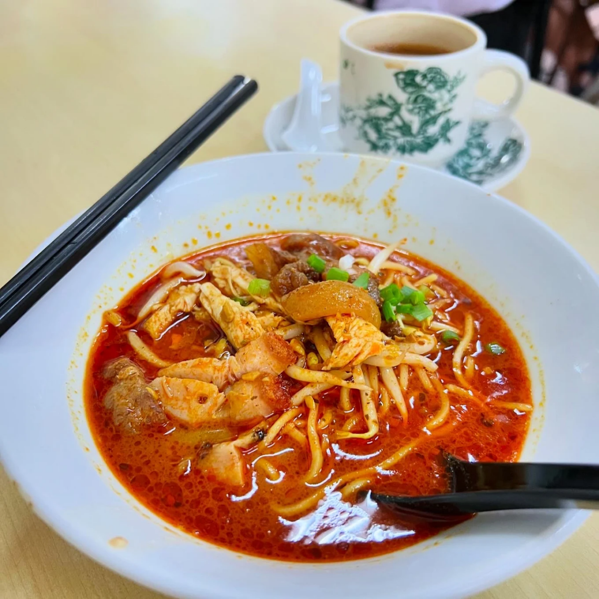 新泉芳咖喱面 Restoran Xin Quan Fang