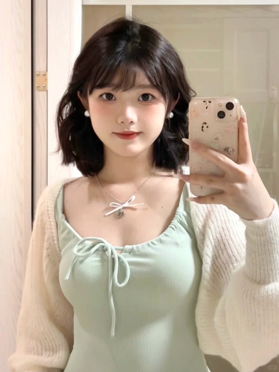 法式外翘卷短发