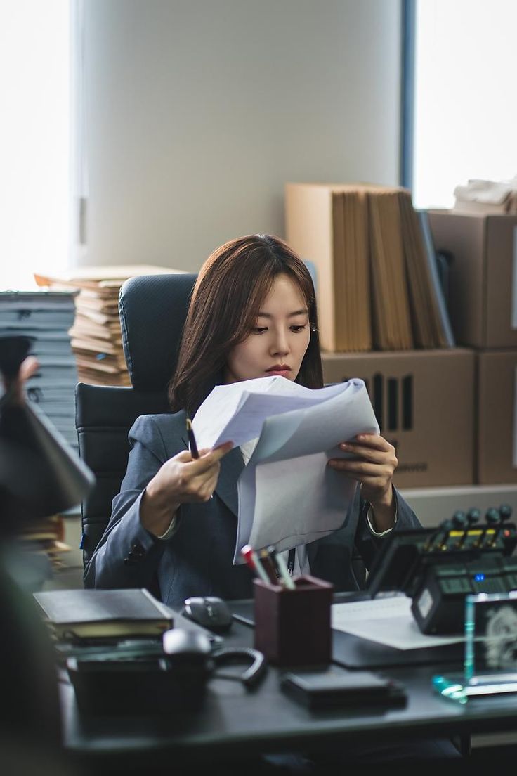 2. 离职率飙升，工位比脸还干净