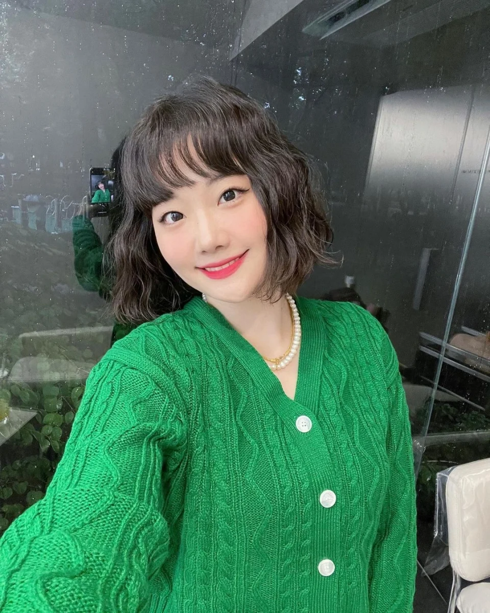 复古羊毛卷短发