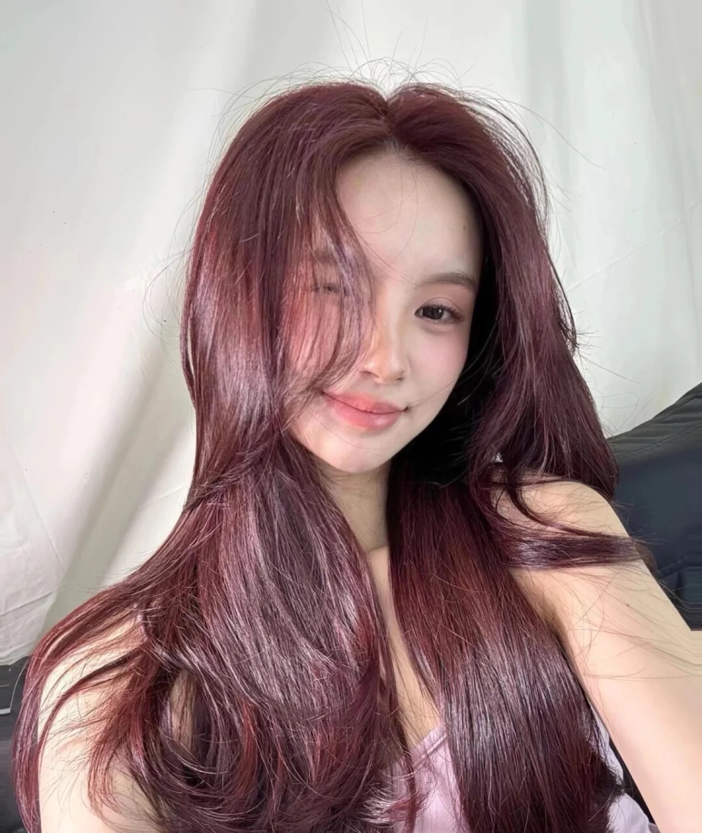 2025 夏季发色推荐:5. 树莓粉棕