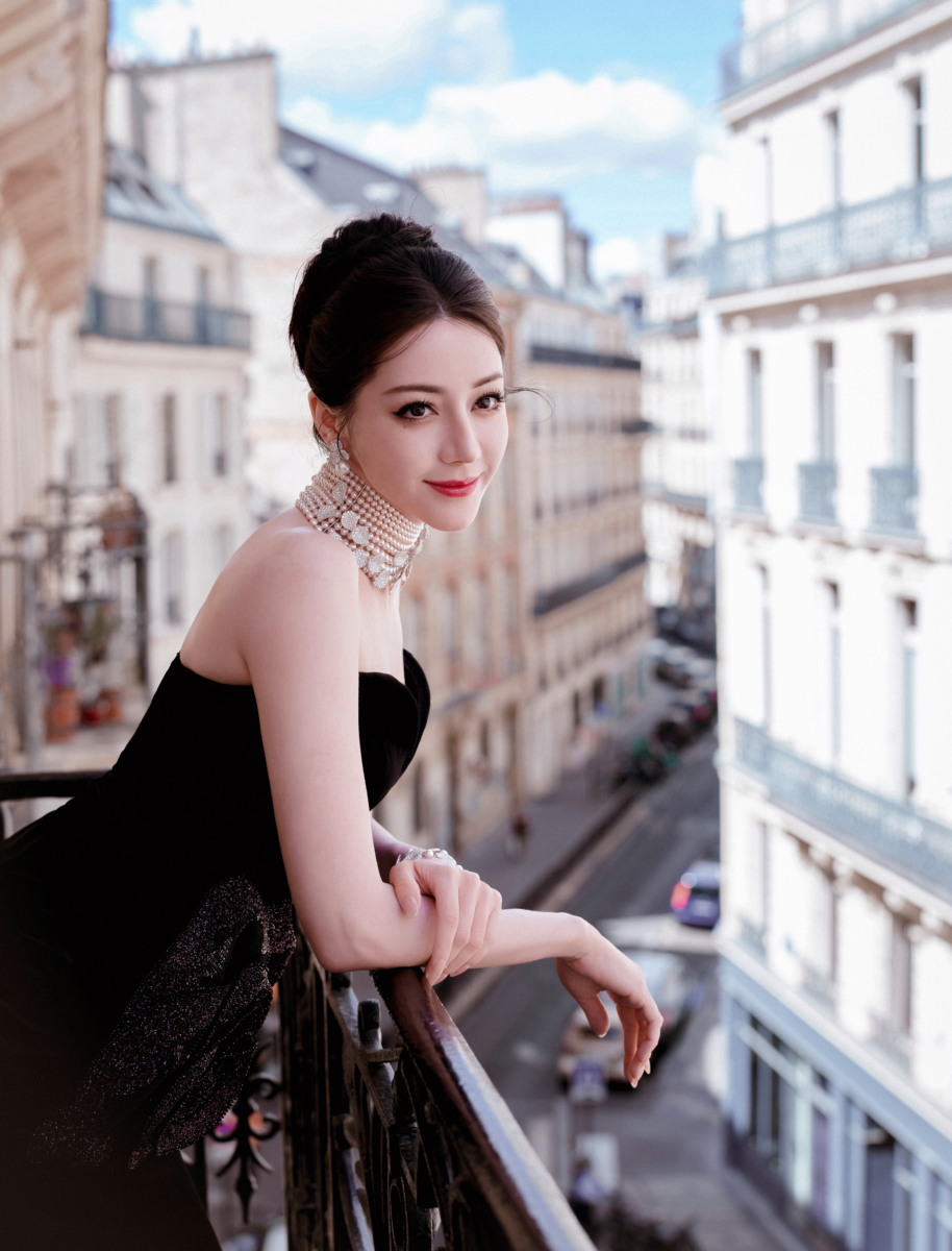 珍珠是来自海洋的天然宝石，不只是经典百搭饰品，拥有稳定情绪、提升魅力的疗愈能量。