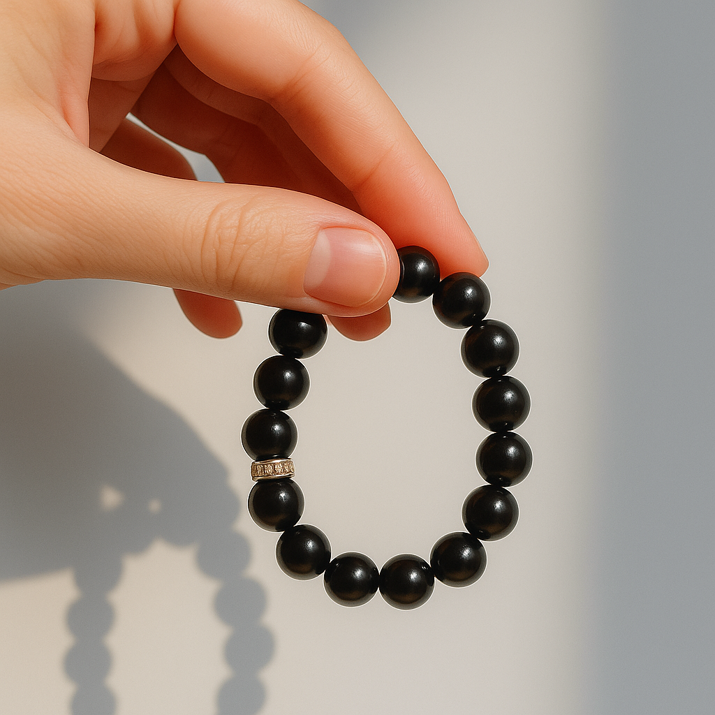 金运石据说能增强个人气场,压制小人是非,避免招来背后暗箭伤人的情况