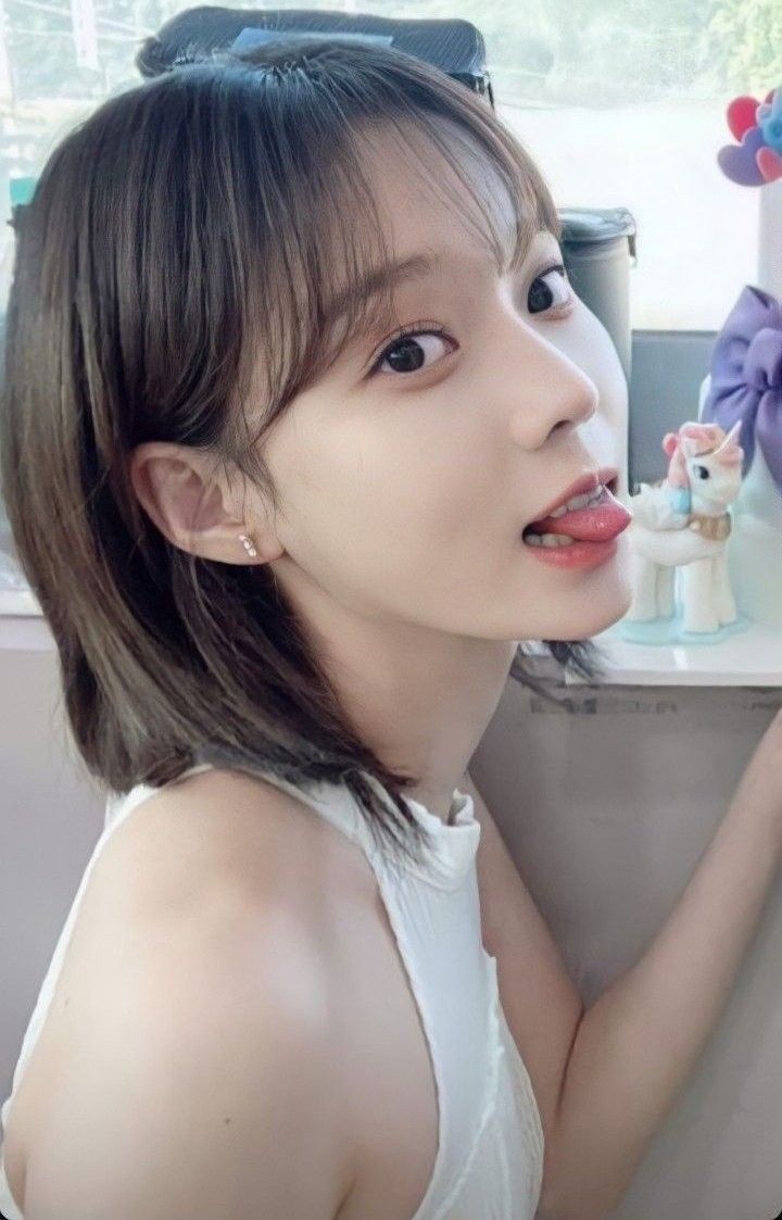 6. 舌尖魔法，悄悄紧致下半张脸