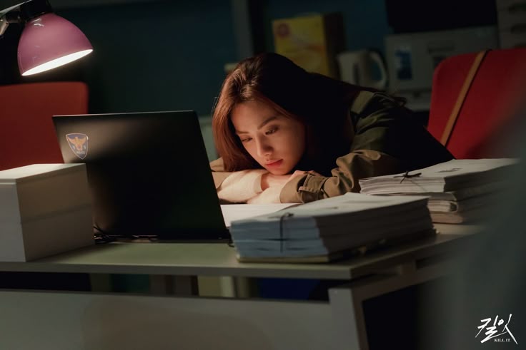 2. 工作节奏全靠他心情：没有规划，纯靠灵感