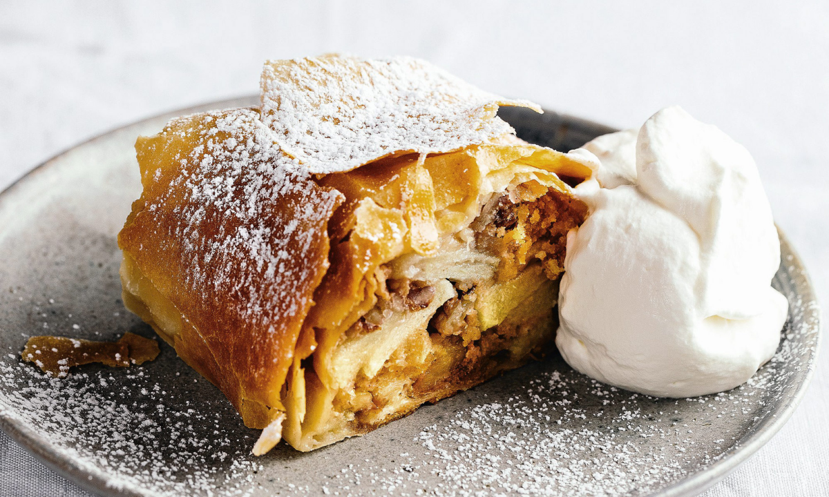 维也纳美食：苹果卷（Apfelstrudel）