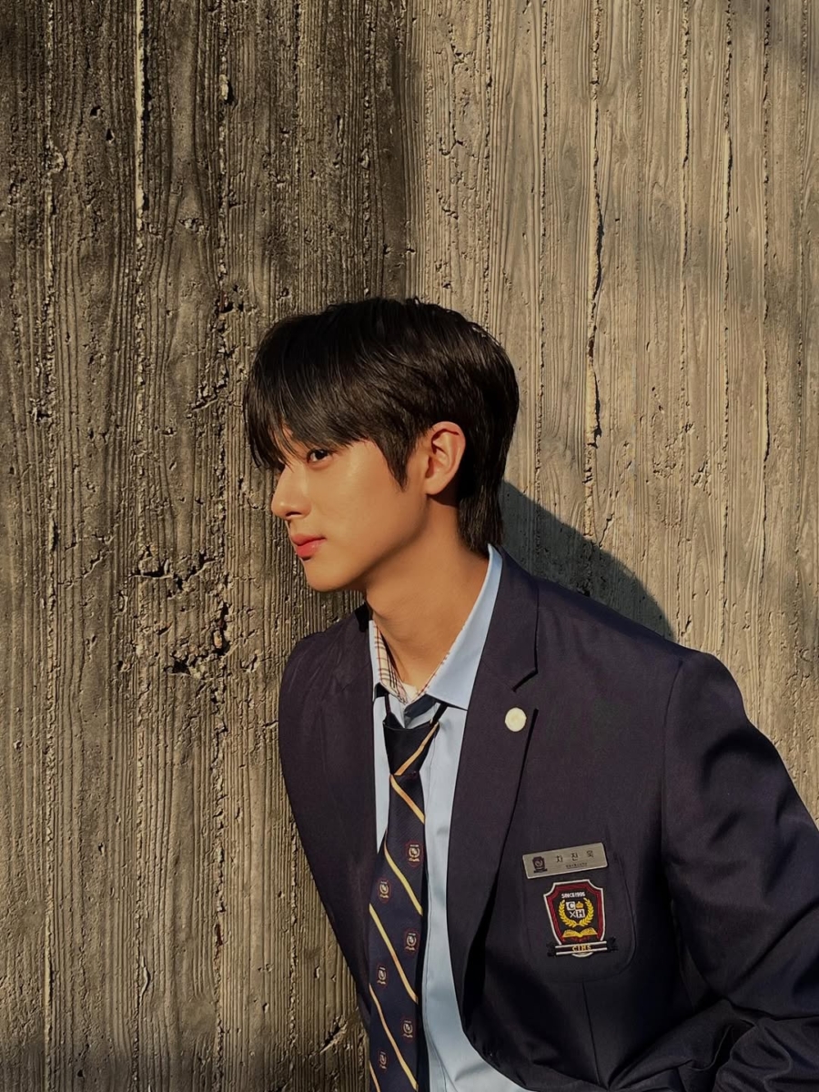 金旻奎在剧中和 YERI 上演「契约恋爱」