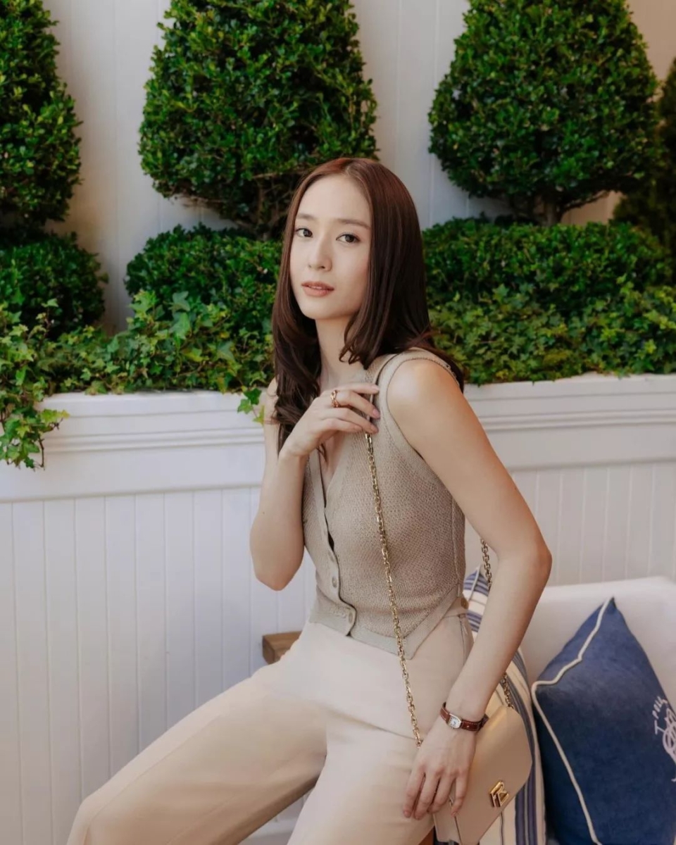 重点1.中性色调配色＝低调的贵