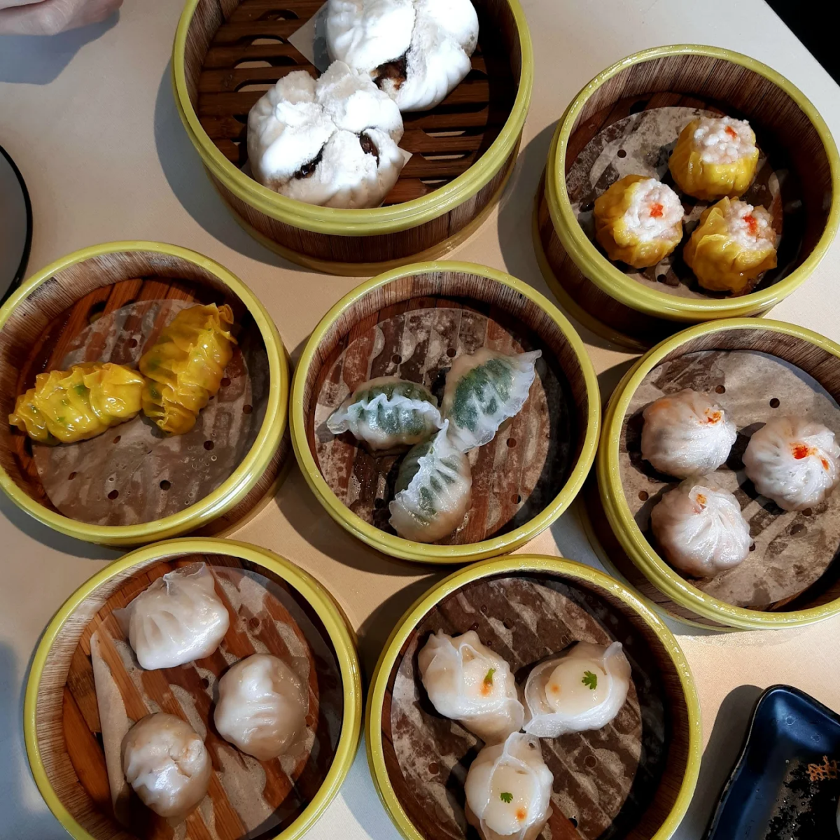 锦选香港特极点心