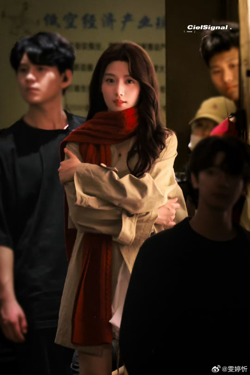 《折月亮》路透照