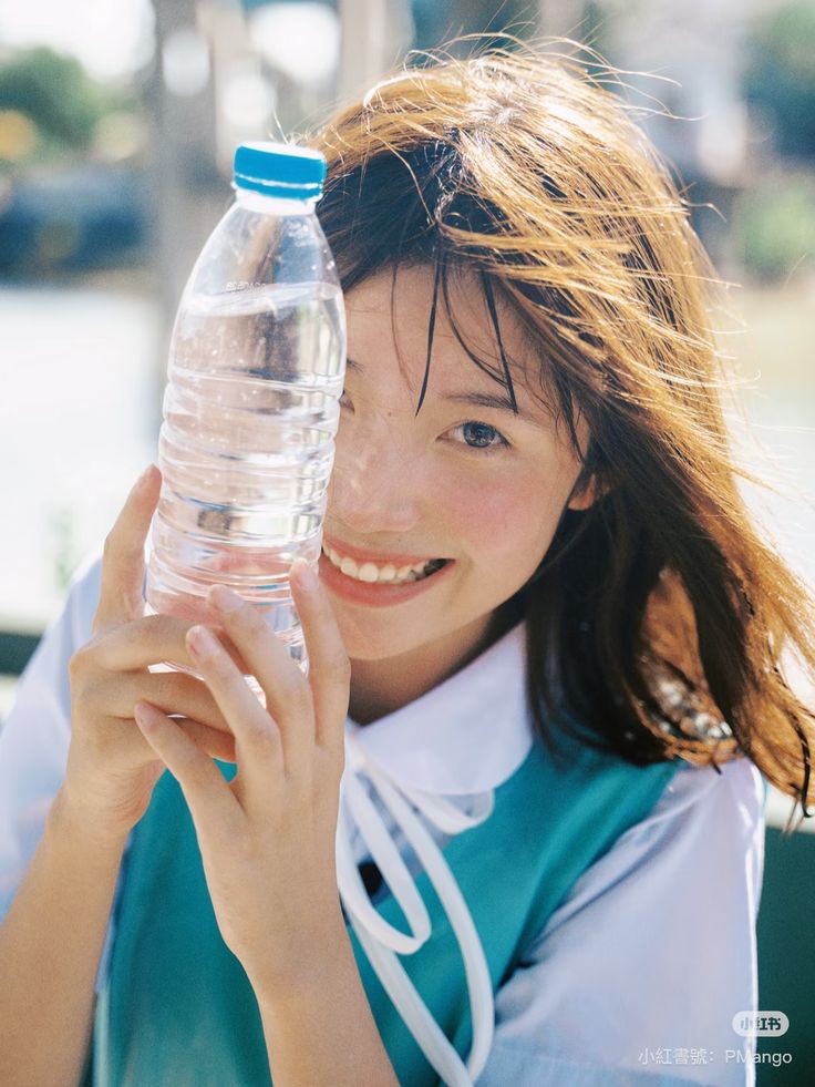 5. 睡前少喝水，避免浮肿显纹路