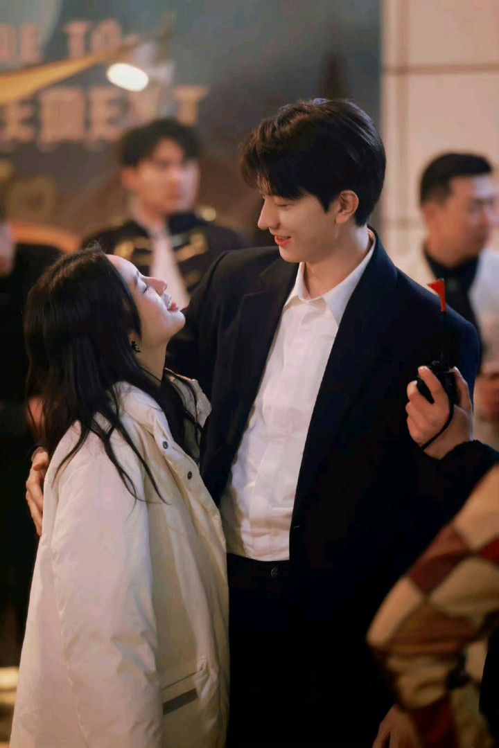 2. 活动中要放松心态,主动社交