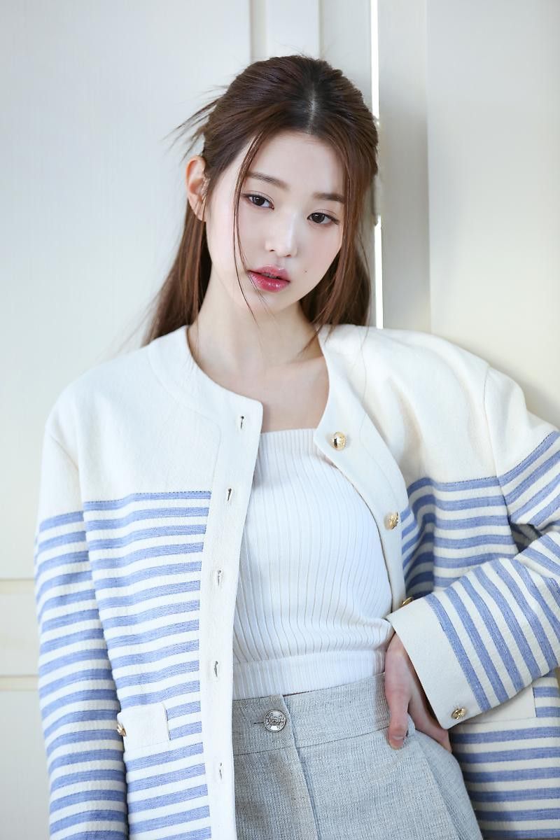 喷在外套上,营造“离你一步”的香气距离感