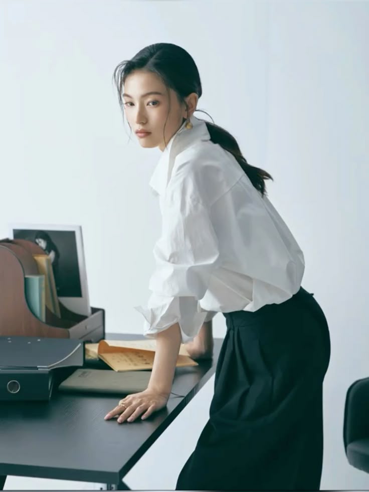 套路二:挑拨离间——让你成为“职场孤岛”