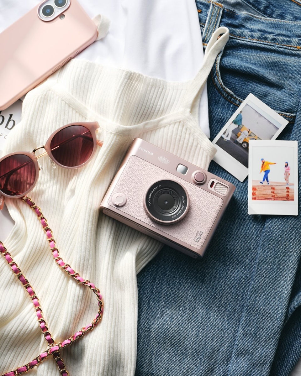 一机两用：数码拍照＋拍立得打印