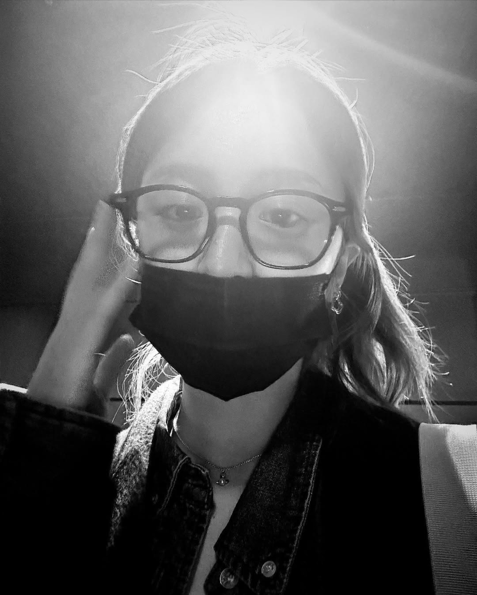 自拍＋黑白滤镜