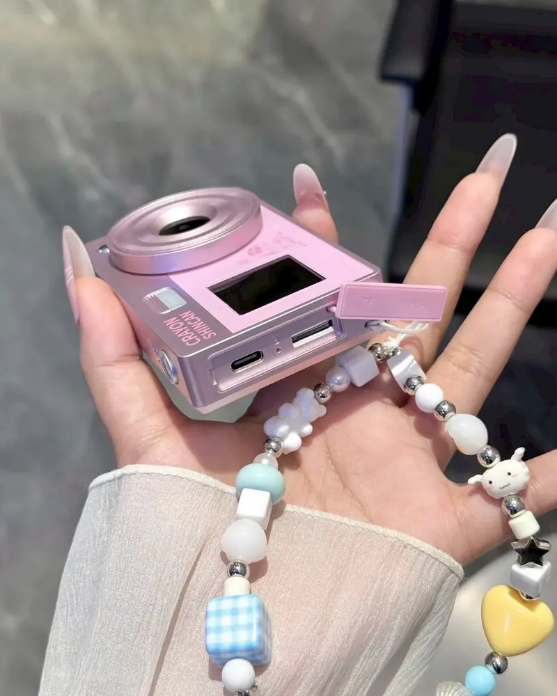 蜡笔小新双萤幕CCD相机