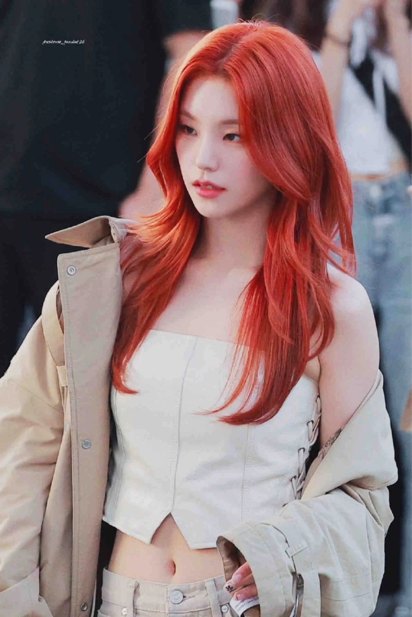 多串项链，镶嵌绿松石和红色宝石吊坠，波西米亚风格，手工制作的服饰珠宝- Skillaly - 卓越手工, image size:801x1200