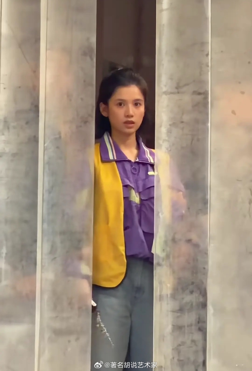 张婧仪“千禧风”路透