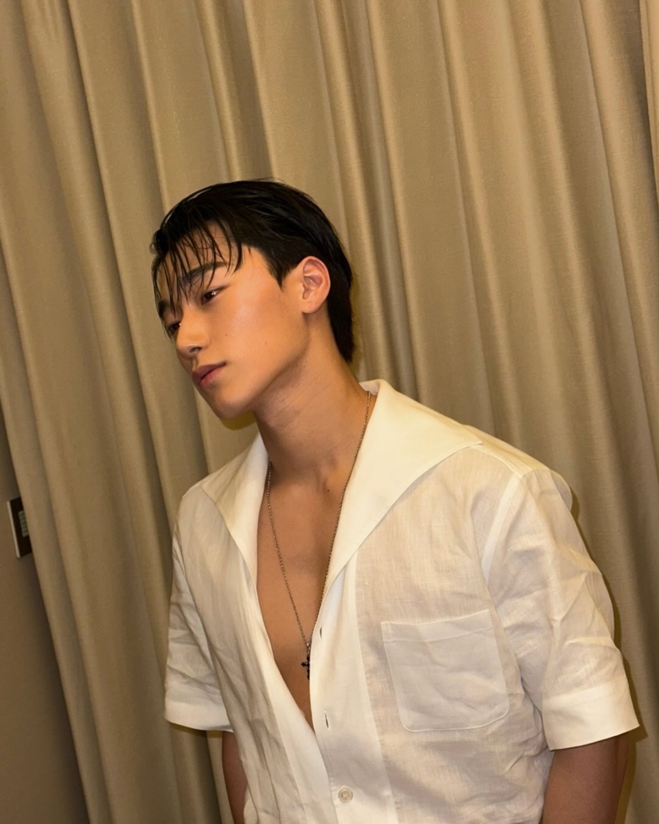 欣赏美好的事物——也就是帅哥，是一种极佳的视觉减压法。