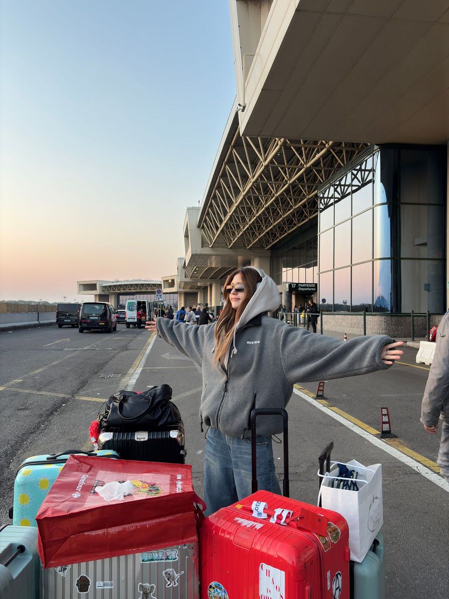 拉丁美洲：提着空行李箱绕街跑