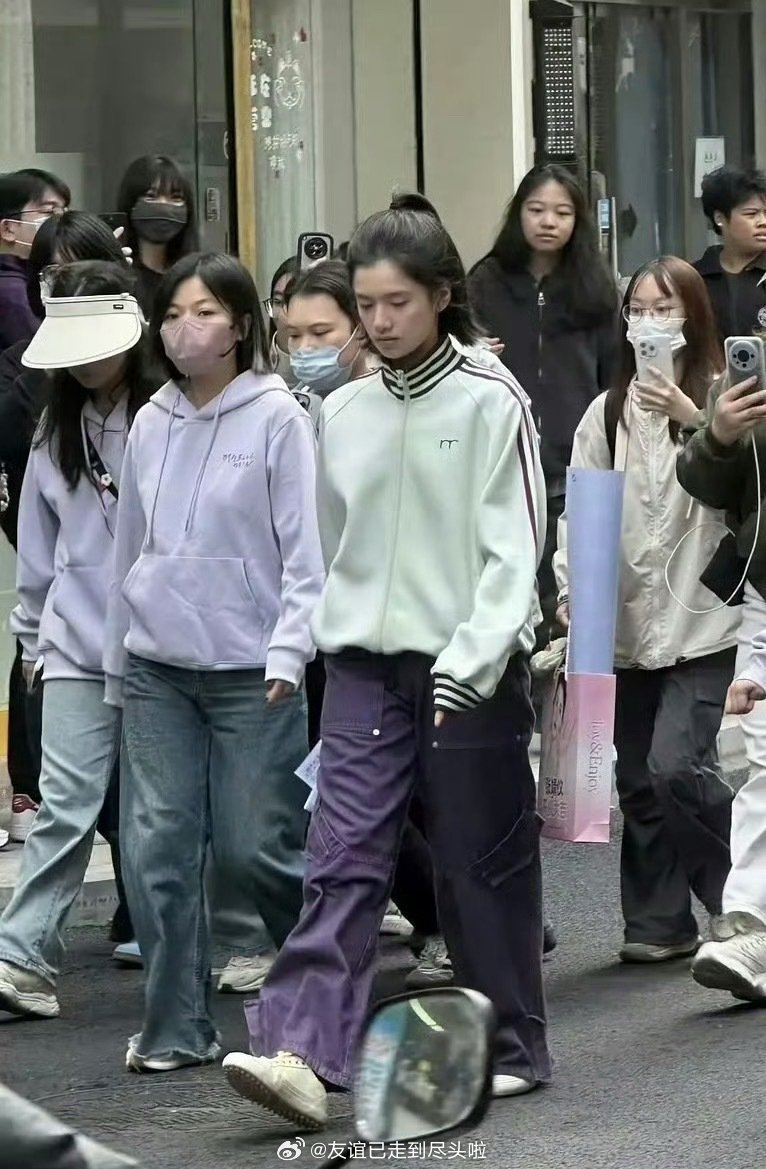 张婧仪“千禧风”路透