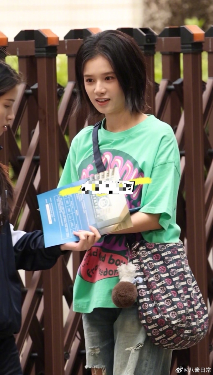 张婧仪“千禧风”路透