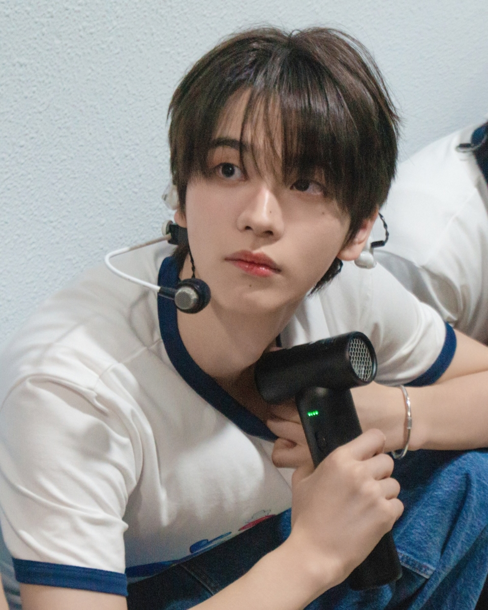 当你盯着一张赏心悦目的帅脸看时，大脑会受到名为「时间递归知觉」（Temporally Recursive Perception）的刺激。