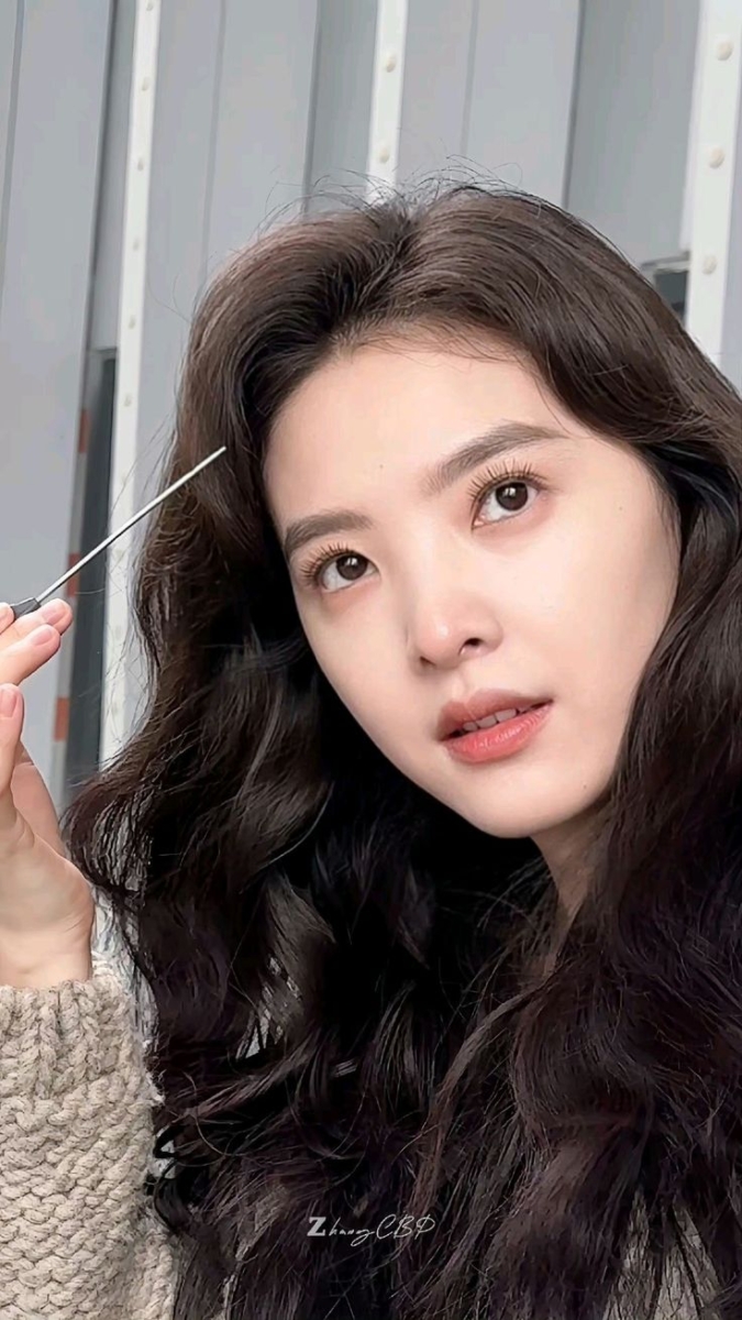 “发量王者”章若楠