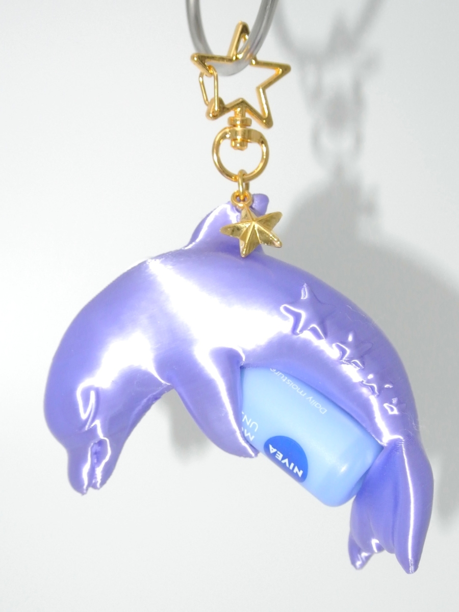 夏日清爽感！跃出海面的「Y2K海豚」