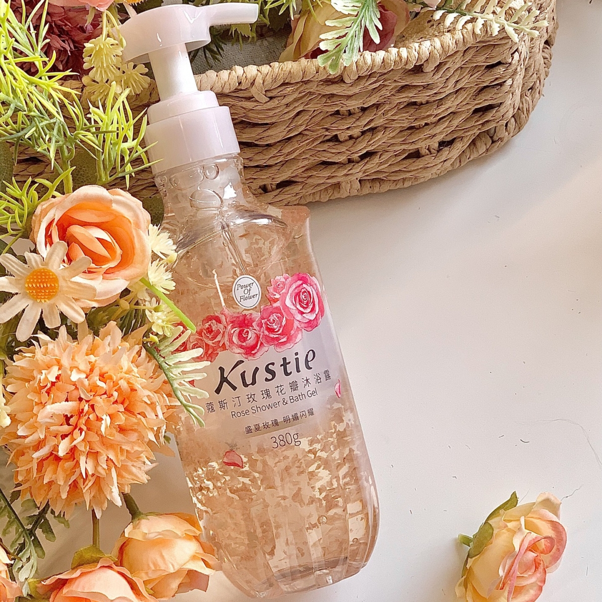 Kustie Flower Petal Shower Gel