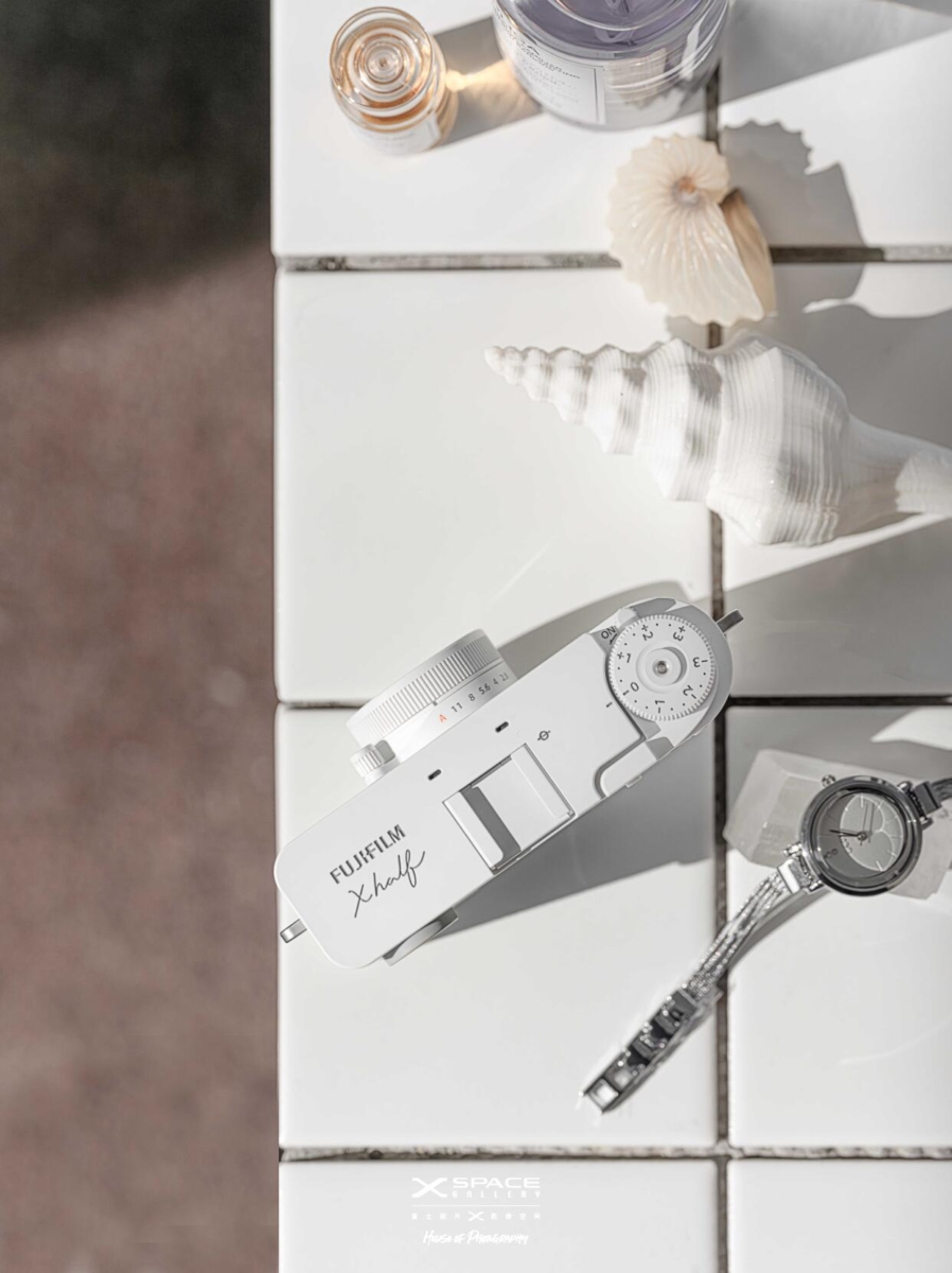 Fujifilm X half 雪白版