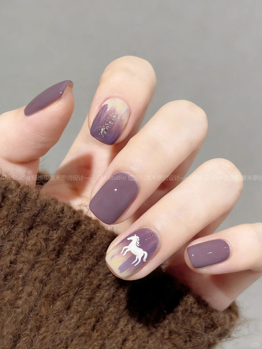 紫雾缭绕仙气白马