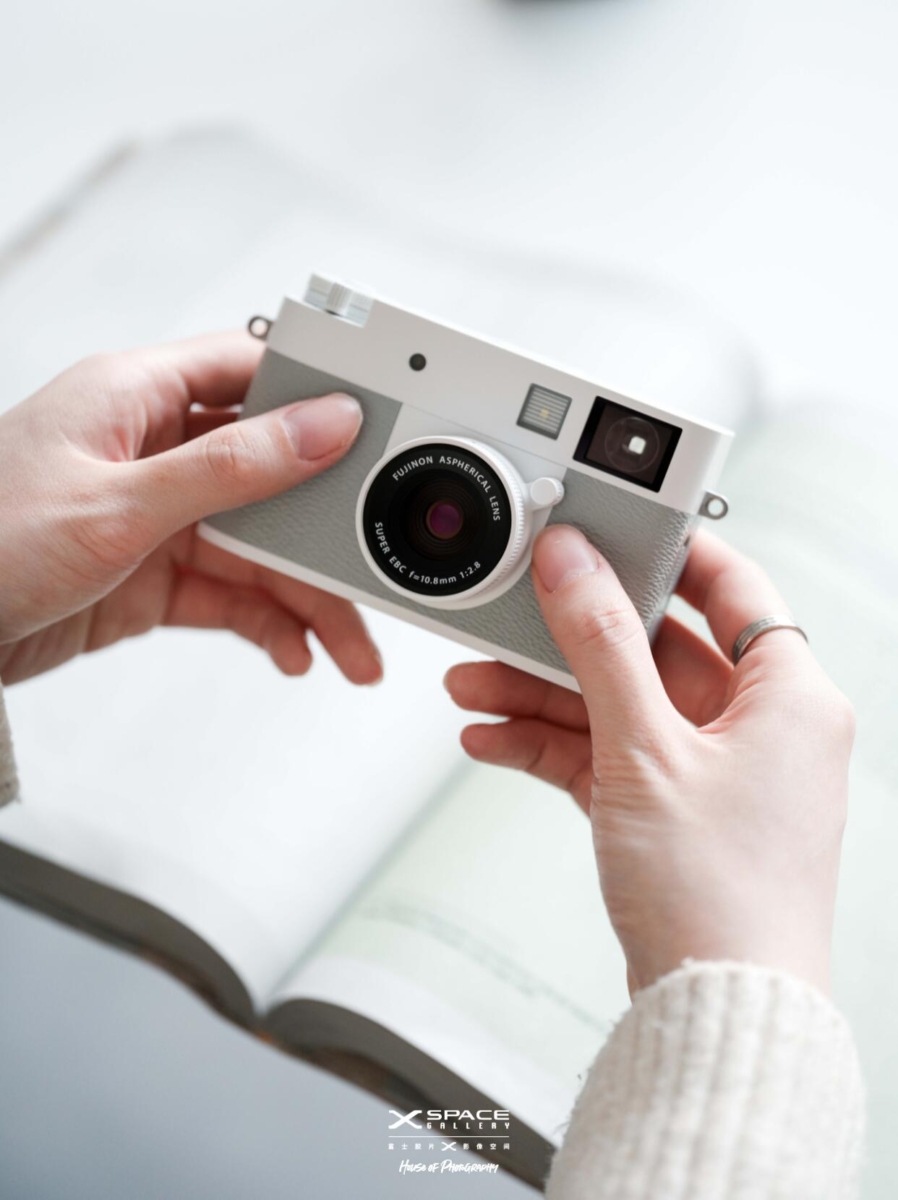 Fujifilm X half 雪白版