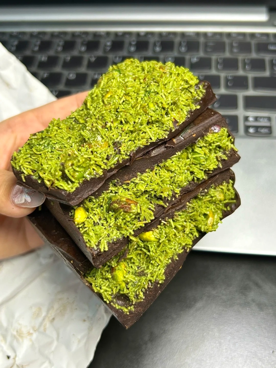 迪拜巧克力的里面是卡达伊夫（Kataifi）