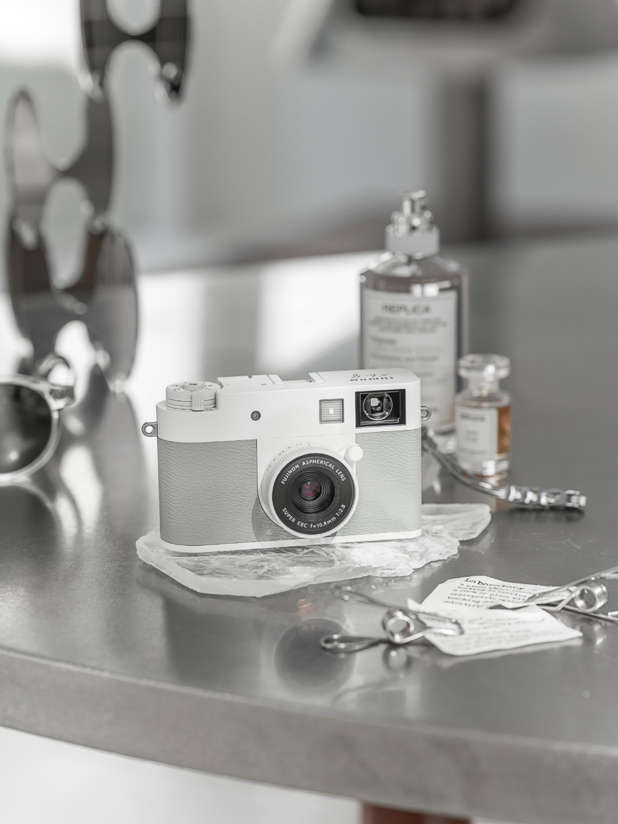 Fujifilm X half 雪白版