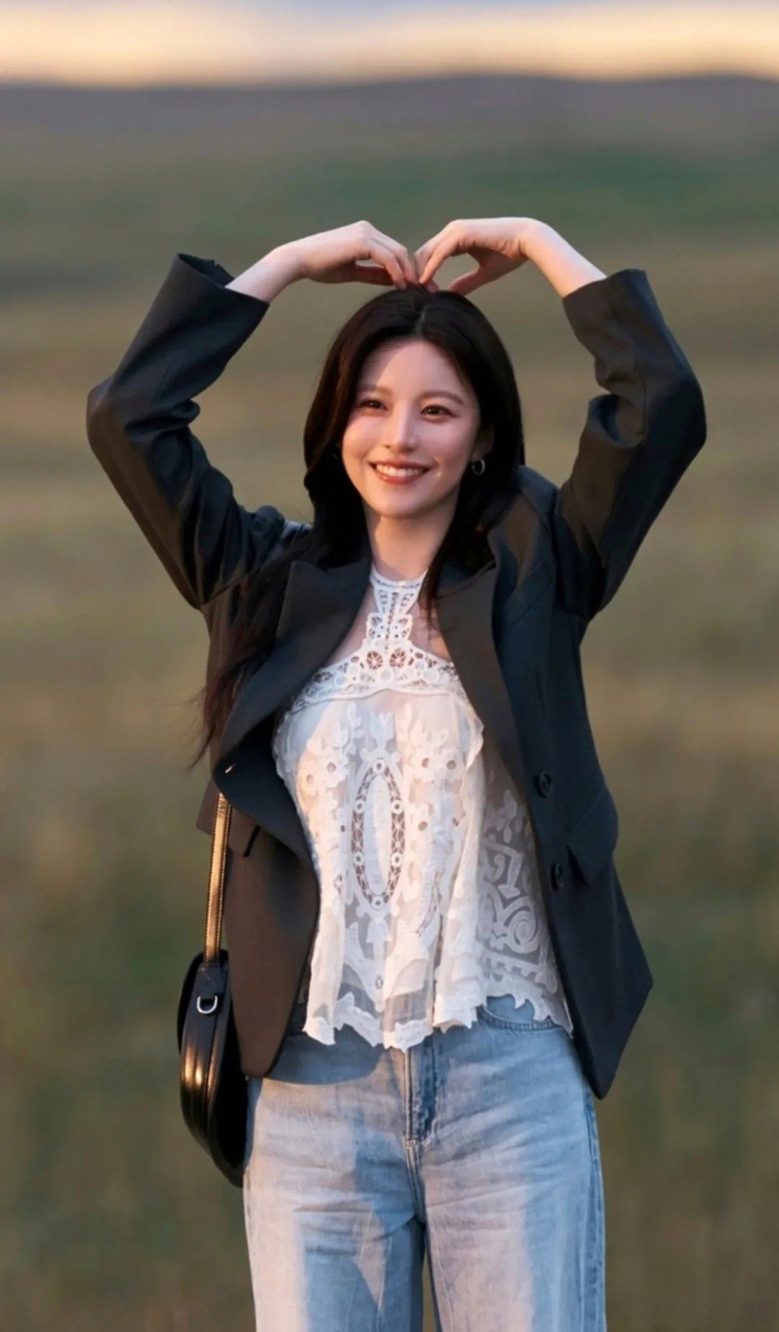 焦虑型依恋（Anxious）—— 越爱越抓紧，越怕越失去